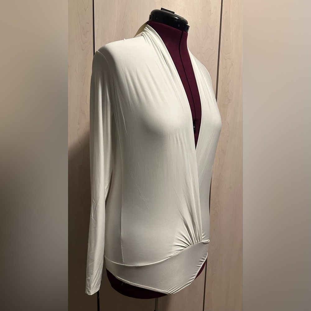 ARDEN B. L/S Plunging Neckline Bodysuit Size L